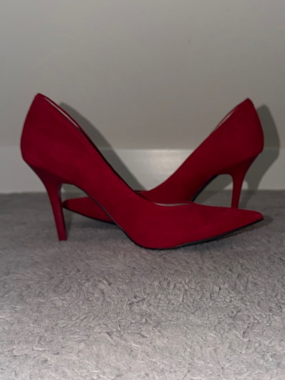 Guess Red Pointed-Toe Suede Pumps